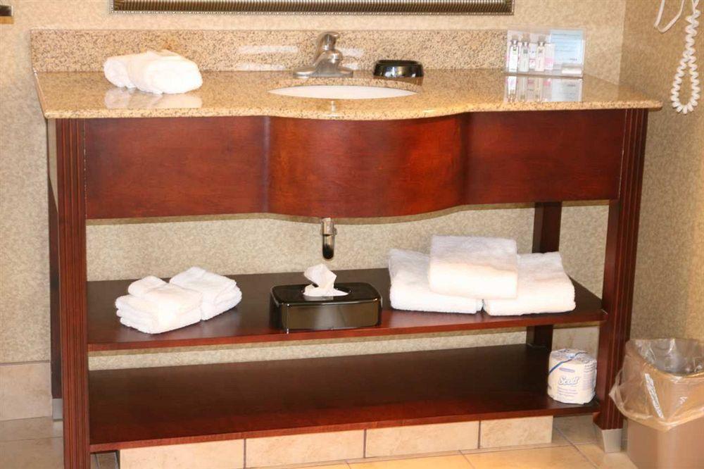 Hampton Inn & Suites Toledo-Perrysburg Rossford Quarto foto