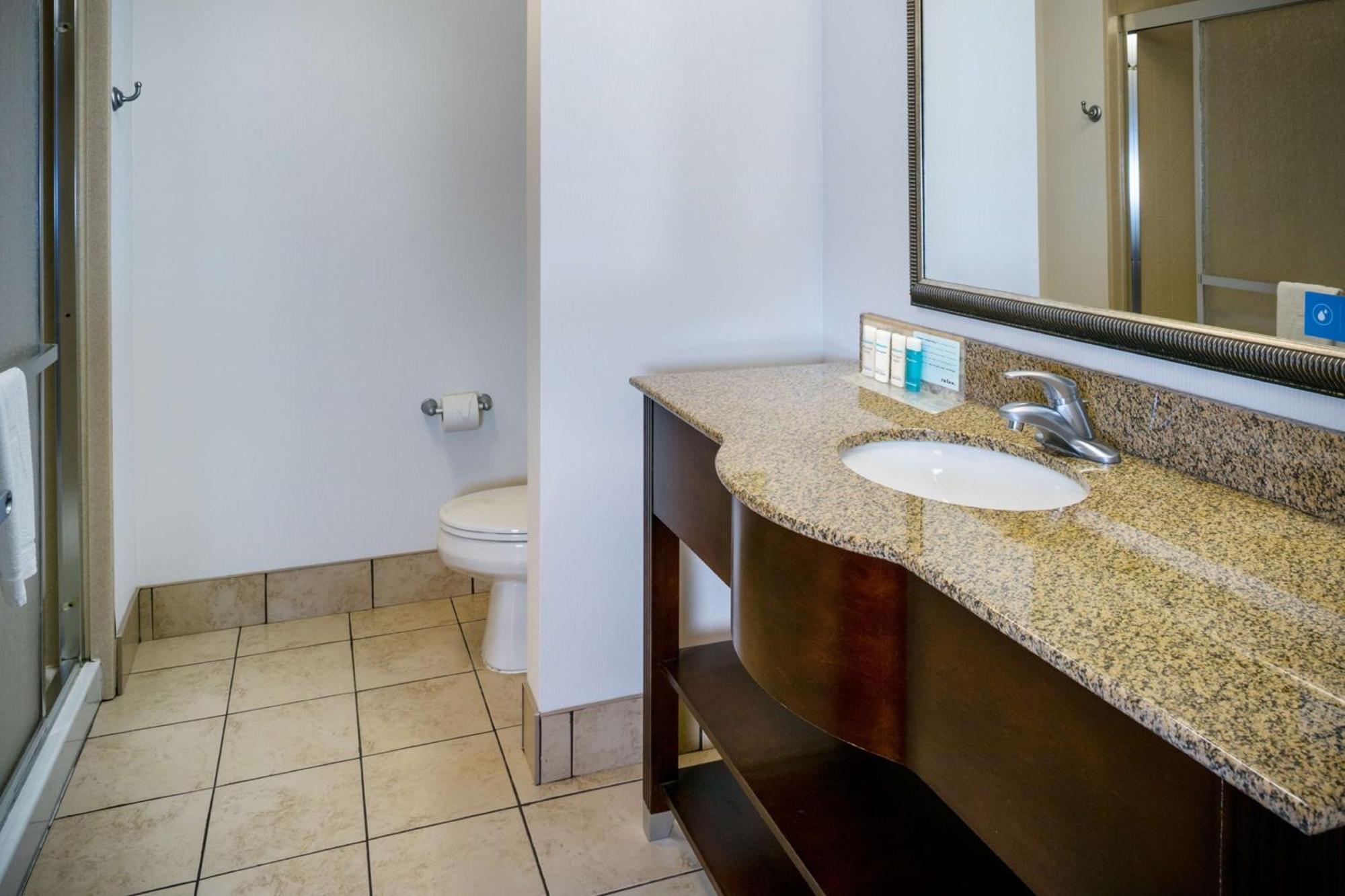 Hampton Inn & Suites Toledo-Perrysburg Rossford Exterior foto