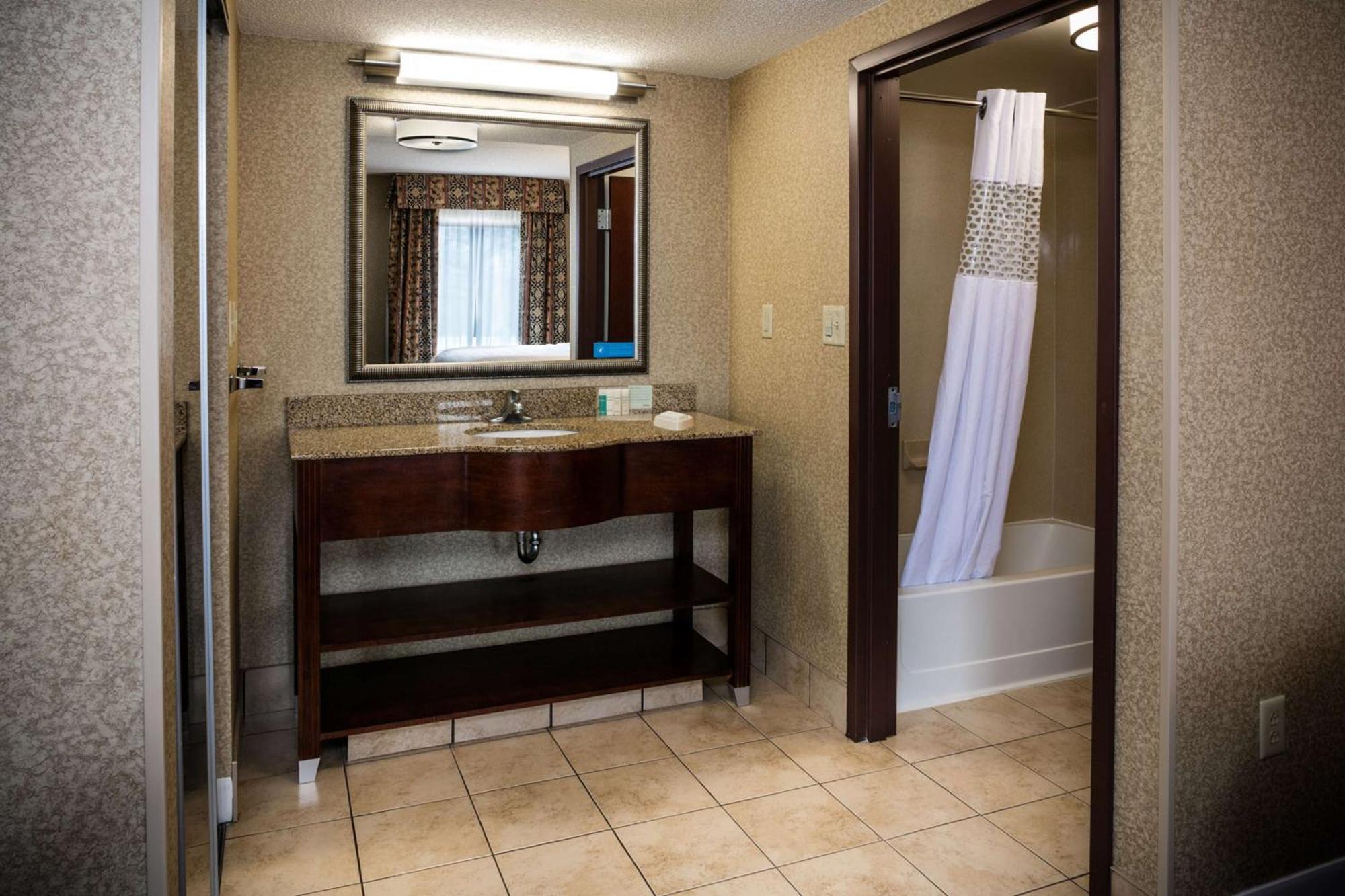 Hampton Inn & Suites Toledo-Perrysburg Rossford Exterior foto