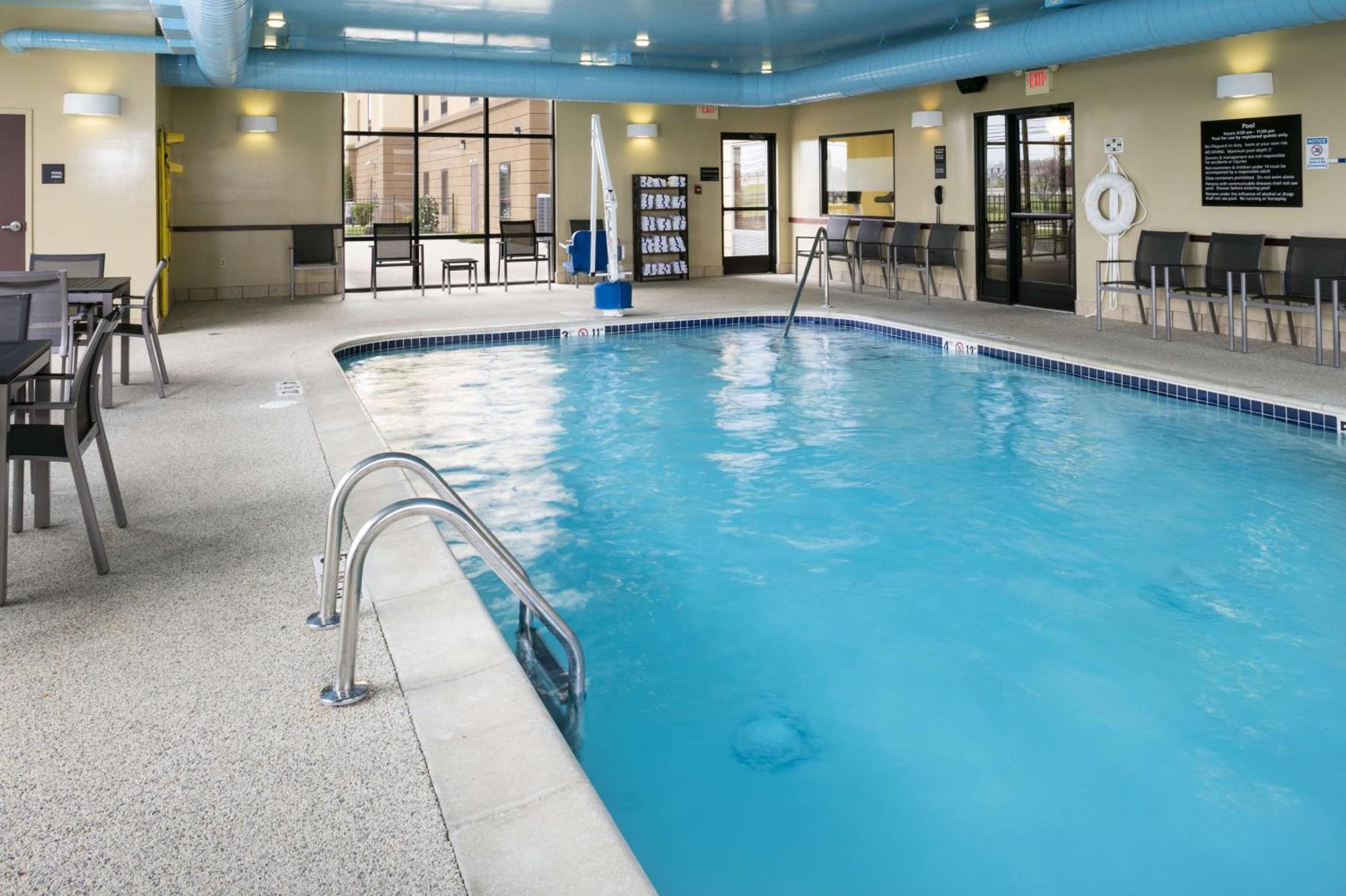 Hampton Inn & Suites Toledo-Perrysburg Rossford Exterior foto